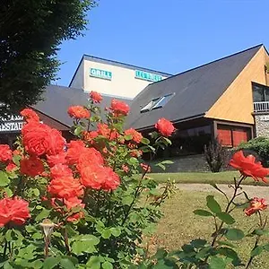 3* Hotel Logis Les Dineux Village